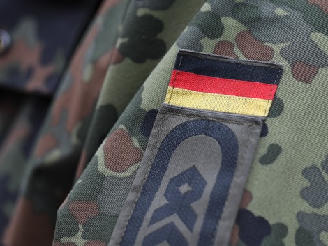 Rechtes Untergrundnetzwerk mit Bundeswehrnähe, Überwachungssoftware und E-Piano Revolution des Pops