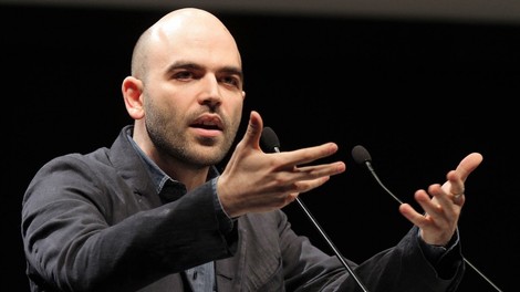 "Der Innenminister spielt das Spiel der Mafia" – Interview mit Roberto Saviano