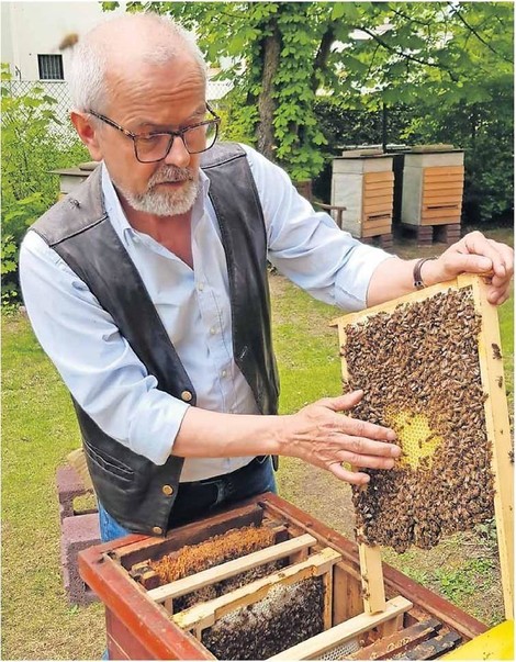 Dieser Mann kämpft sein Leben lang für die Honigbiene