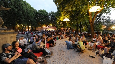 Heulbojen im Sandkasten