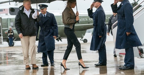 Inszenierung der eigenen Unterwerfung: Warum redet alle Welt über Melania Trumps Stilettos?