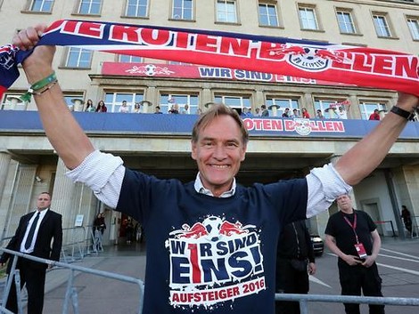 Sehen Sie etwas kritisch an RB Leipzig, Herr Bürgermeister?  Nope...