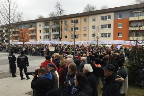 Treppenwitze der Geschichte, im Vergleich: 
Zeitgleich im Kreis München + Berlin