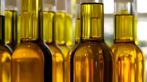 The Great Olive Oil Swindle: Wie Olivenöl gefälscht wird – und wie man schlechtes Öl erkennt