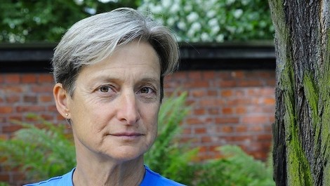 Judith Butler im Gespräch über politische Demonstrationen und öffentliche Versammlungen 