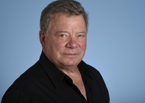 William Shatner singt "Garbageman" von The Cramps