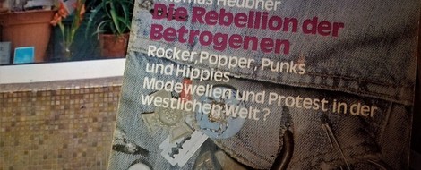 Mein kleiner Buchladen: „Systemgeprägte Publikationen“ – Die Rebellion der Betrogenen