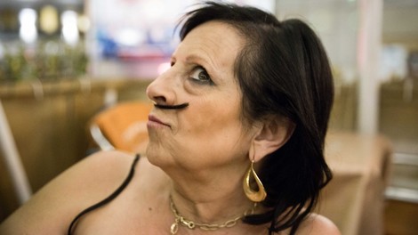 Eine Frau behauptet, die Tochter von Salvador Dalí zu sein. Ist sie es wirklich? Eine Recherche.
