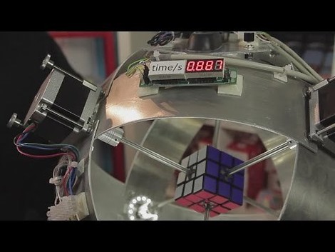 Hier wird der Quantensprung von Roboterarbeit vorstellbar: Rubiks Cube in unter 1 Sekunde gelöst
