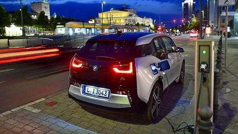 Die E-Auto-Quote kommt und die deutsche Autoindustrie sollte dankbar dafür sein 