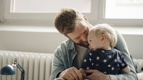 Warum körperliche Nähe für Kinder (und Erwachsene) so wichtig ist