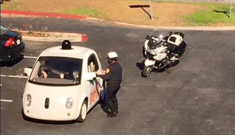 Zu langsam: Polizei hält Google-Auto auf