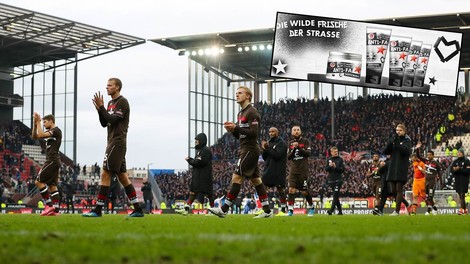 Pflege gegen Nazis: Warum die AfD das Duschgel des FC St. Pauli bekämpft