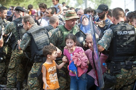 Die doppelten Profiteure der Flüchtlingskrise: Waffenhändler