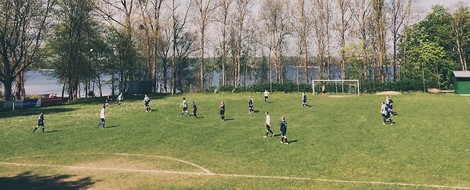 Wie die Steeple Sinderby Wanderers den Pokal holten; Ein Fußballmärchen von J.L. Carr 