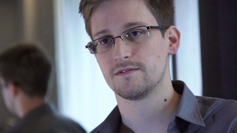 "Wozu Merkel anrufen, wenn man ihre SMS lesen kann?" Edward Snowden im Interview