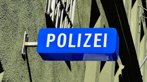 WTF? Soll sich die Polizei dem Umgangston auf Twitter anpassen?