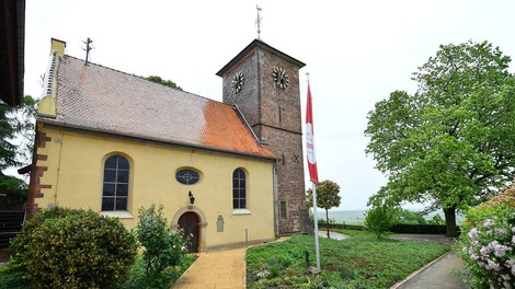 Jetzt schlägt’s 13: Die Provinz bekommt ihren Naziskandal