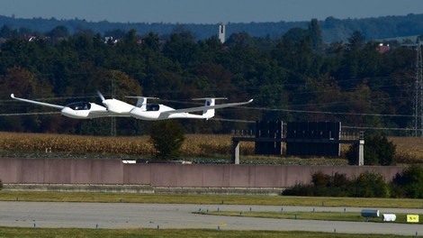 Neue Hoffnung am Himmel: Jungfernflug des 'Katamarans der Lüfte'