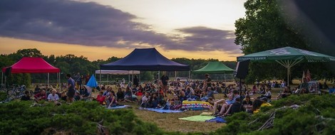 17. Hörspielsommer-Festival in Leipzig | Hörtipps: "Ein bisschen Papa" & "Abendstunde im Spätherbst"