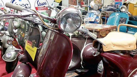 "Vespa - Bella Macchina"