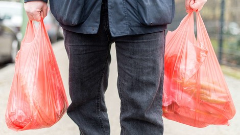 Was bringt ein Verbot von Plastiktüten?