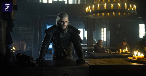 "The Witcher" auf Netflix: John Travolta auf Steroiden