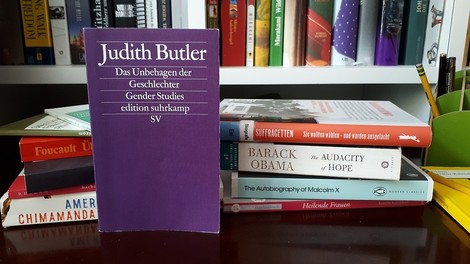 Warum Judith Butlers Buch "Gender Trouble" auch nach 30 Jahren noch für Wirbel sorgt