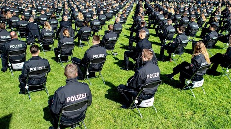 Darf mensch Polizist*innen loben?