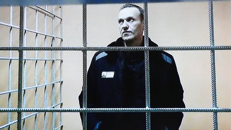 »Keine Angst, 2051 komme ich raus« – Nawalny ein Jahr in Haft