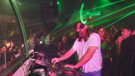 72 Stunden nonstop House auflegen – der katholische DJ Solomun